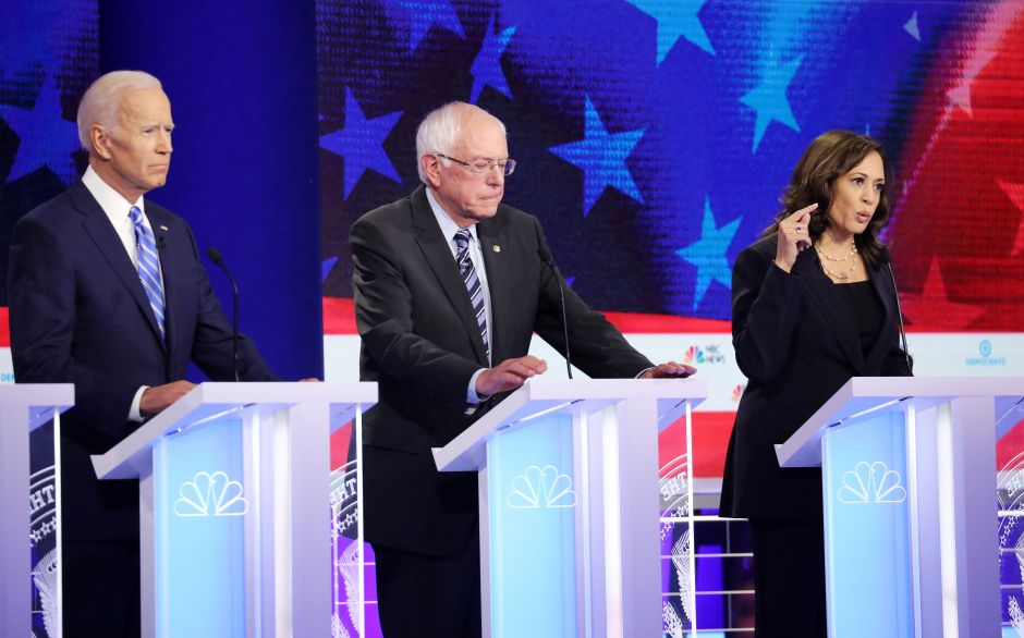 El  segundo debate demócrata se desarrolla en Detroit, Michigan.