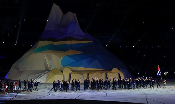 Desfile de la delegación cubana durante la ceremonia inaugural de los Juegos. (Foto: Irene Pérez)