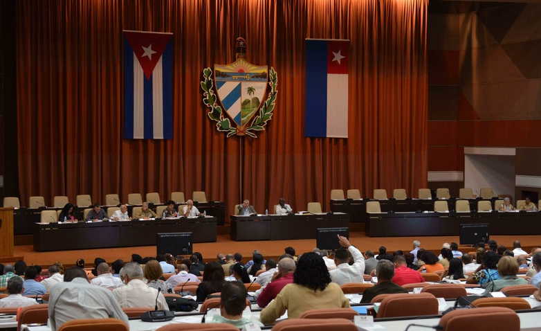 cuba, parlamento cubano, asamblea nacional del poder popular, simbolos nacionales, ley electoral, ley de pesca