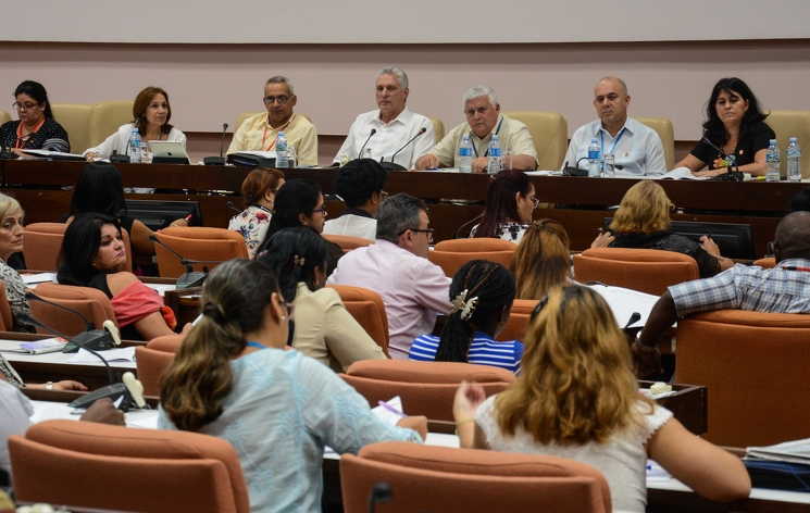 cuba, parlamento cubano, asamblea nacional del poder popular, comisiones permanentes del parlamento cubano, simbolos patrios, miguel diaz-canel, presidente de cuba