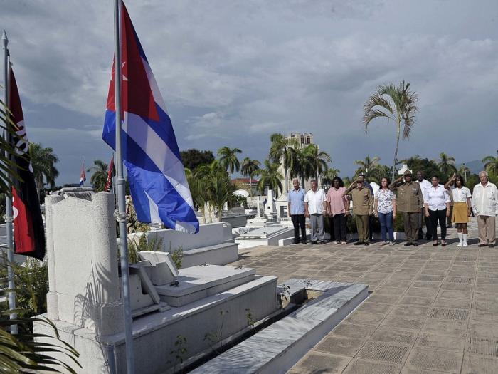 cuba, santiago de cuba, raul castro, santa ifigenia, heroes y martires de la revoluion