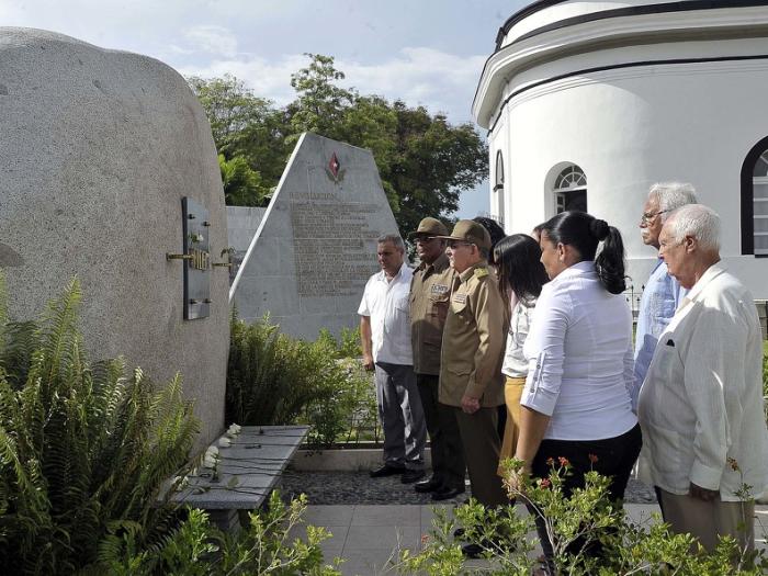 cuba, santiago de cuba, raul castro, santa ifigenia, heroes y martires de la revoluion