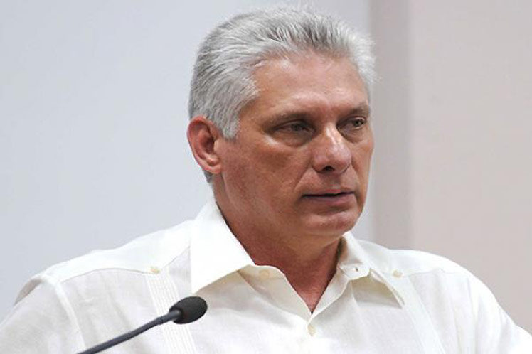 El presidente cubano llamó a potenciar y diversificar las exportaciones de bienes y servicios y la sustitución de importaciones. (Foto: PL)