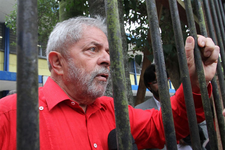 Zanin Martins manifestó estar  sorprendido por la solicitud de transferencia de Lula realizada por la Policía  Federal.