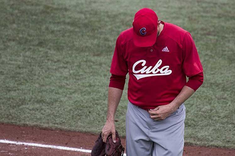 Si al béisbol cubano le faltaba una gota para colmar la copa de la debacle, acaba de caer en Lima. (Foto: PL)