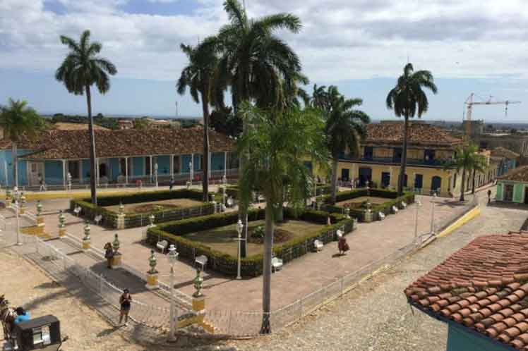 Unido a la conservación de calles y  edificaciones, en Trinidad se aporta a obras de beneficio social.