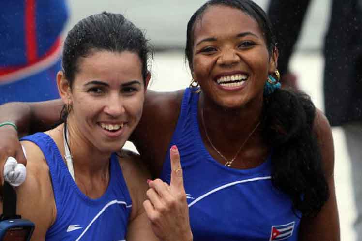 La dupla Aimee Hernández-Yariulvis Cobas imprimió un alto ritmo a sus paletadas para hacerse del título. (Foto: PL)