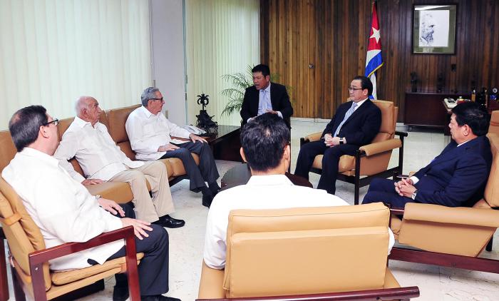 Invitado por el Comité Central del PCC, Hoang Trung Hai realiza una estancia oficial en Cuba. (Foto: Estudios Revolución)