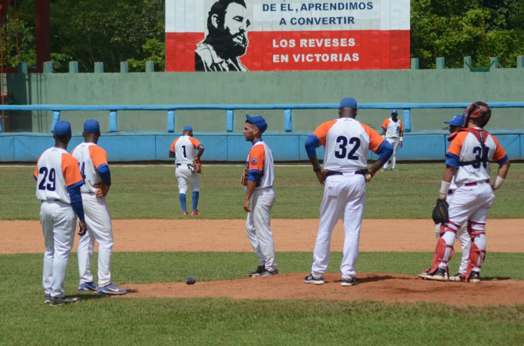 A los Gallos les falló el pitcheo relevo en el último choque ante Granma. (Foto: Oscar Alfonso)