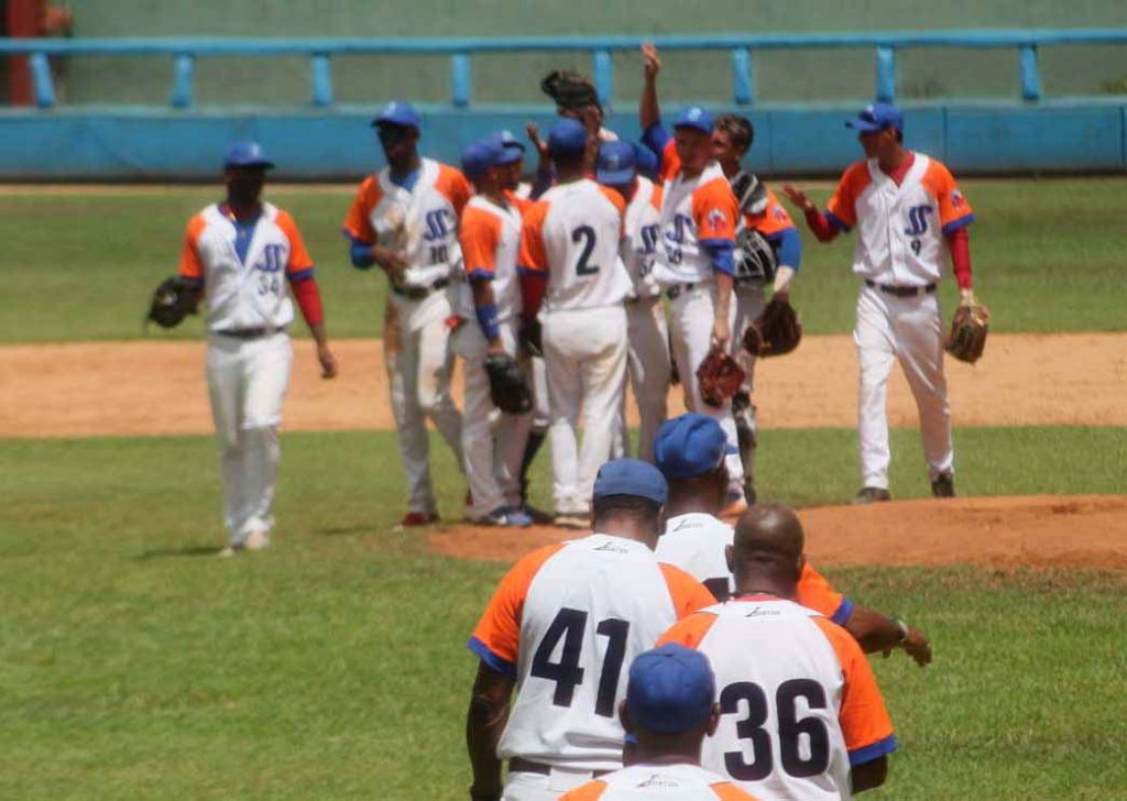 El éxito en el primer juego ante Las Tunas refuerza las aspiraciones espirituanas de avanzar a la segunda fase de la Serie. (Foto: Oscar Alfonso)