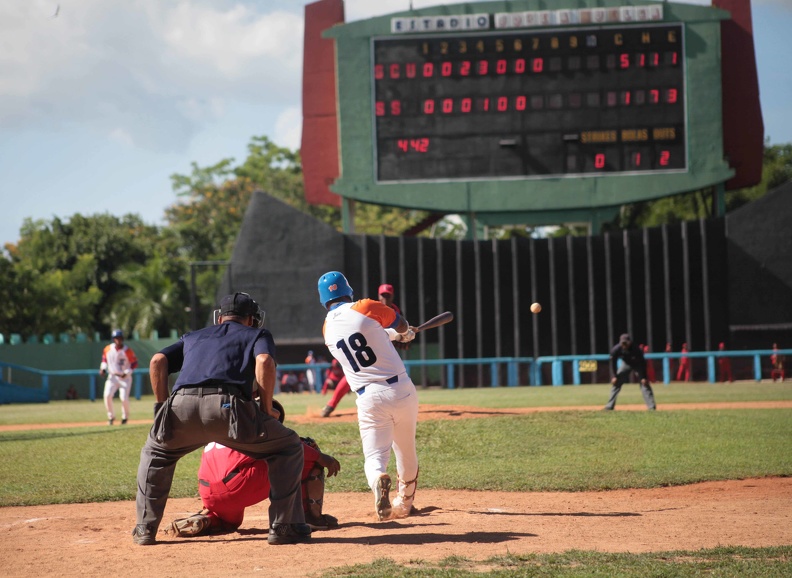 La ofensiva de los Gallos no consiguió ligar con efectividad a pesar de registrar 11 imparables. (Foto: Oscar Alfonso / Archivo)