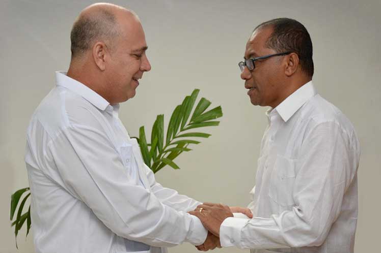 Ambos funcionarios se  pronunciaron por incrementar la cooperación bilateral. (Foto. PL)