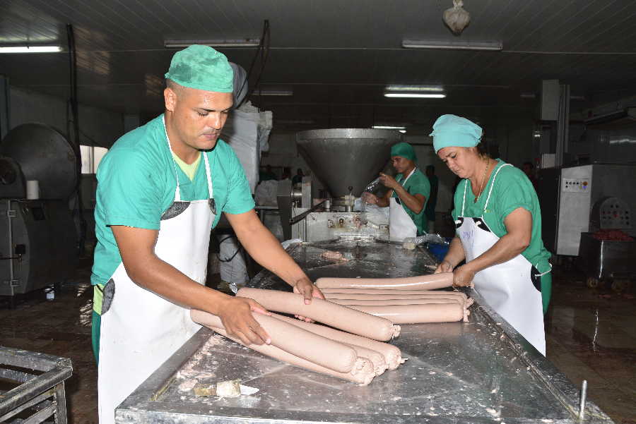 sancti spiritus, empresa carnica, situacion energetica, ahorro energetico, perros calientes, canasta basica