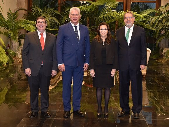 Recibe Díaz-Canel a la Excma. Sra. Evelyn Patricia Sánchez Granados, embajadora de la República de Costa Rica. 