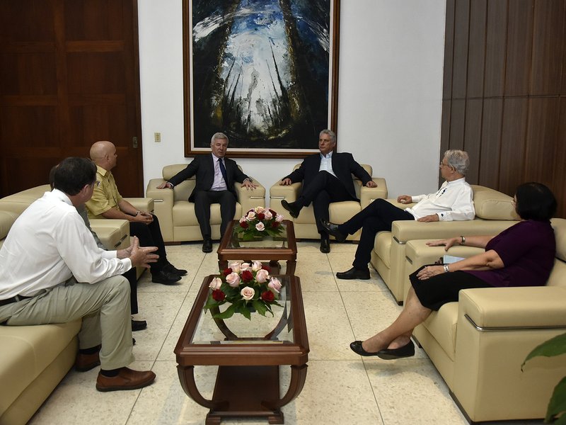 El presidente cubano recibió a líderes religiosos. (Foto: Estudios Revolución)