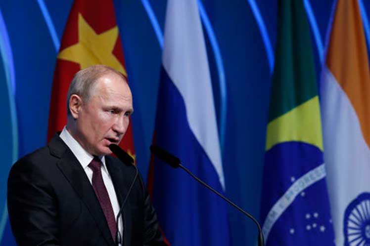 Putin refirió la creciente aplicación de métodos de competencia desleal en el comercio mundial. (Foto: PL)