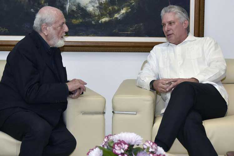 Pistoletto expresó al mandatario cubano su profunda admiración por Cuba. (Foto: PL)