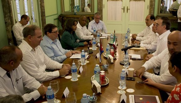 Los cancilleres de Cuba y México pasaron revista al buen  estado de las relaciones bilaterales. (Foto: Ismael Francisco/ Cubadebate)