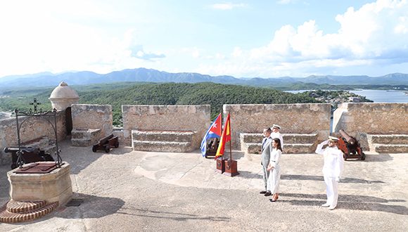 Visita del rey Felipe VI y doña Letizia al Castillo de San Pedro de la Roca del Morro. (Foto: @CasaReal)