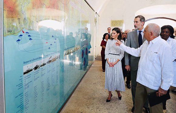 Visita del rey Felipe VI y doña Letizia al Castillo de San Pedro de la Roca del Morro. (Foto: @CasaReal)