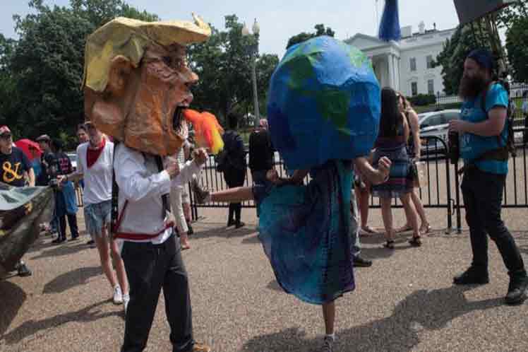 Grupos ecologistas denuncian los asaltos de la Administración Trump contra el medio ambiente. (Foto: PL)