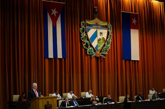 Díaz-Canel resaltó la respuesta del pueblo cubano. (Foto: Irene Pérez/ Cubadebate)