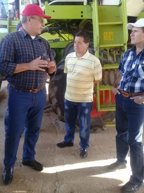 Junto a dirigentes del Partido, el Gobierno y la Agricultura, intercambió con colectivos, especialistas y técnicos de la empresa.