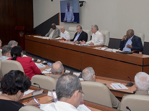 Última reunión del Consejo de Ministros del año 2019, presidida por Díaz-Canel y dirigida por Manuel Marrero, primer Ministro cubano. (Foto: Estudios Revolución)