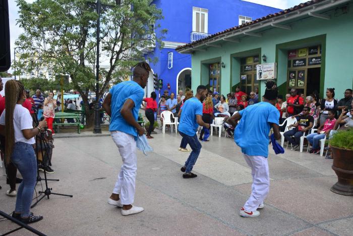 sancti spiritus, lunas de invierno, asociacion hermanos saiz, ahs, arte callejero