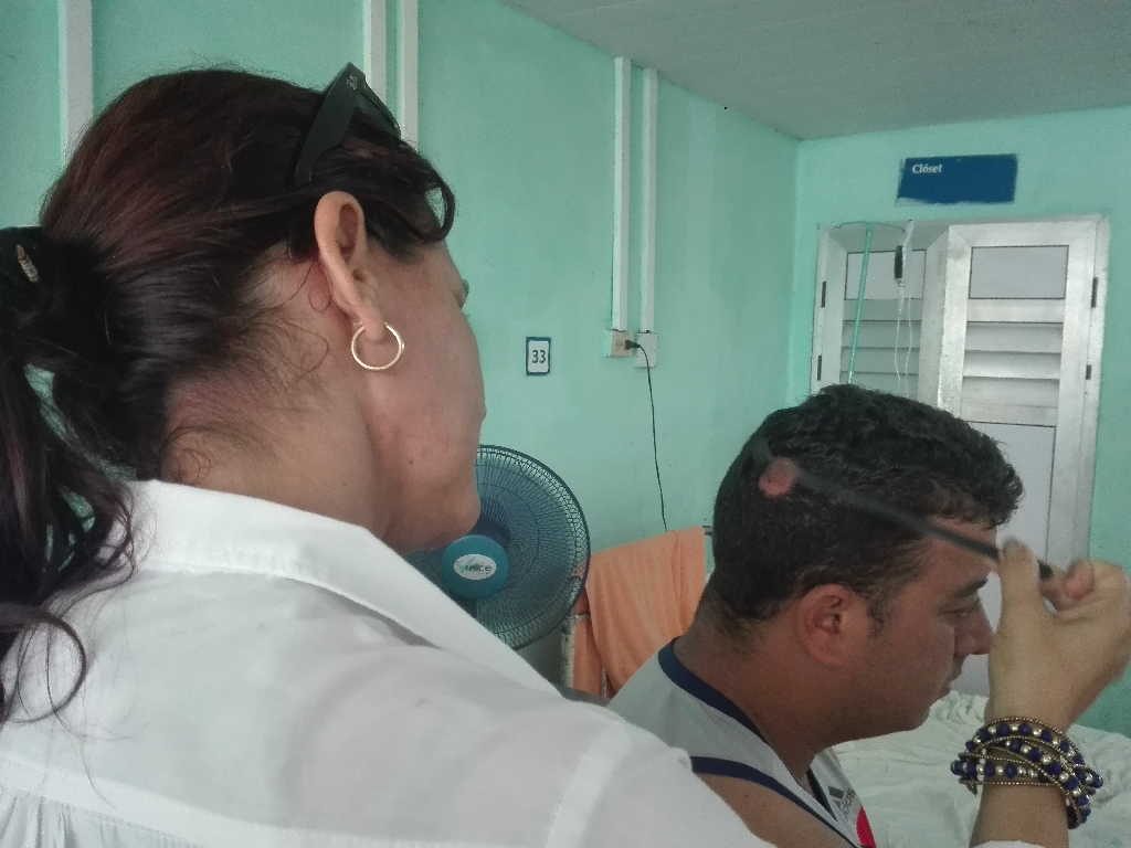 Personas con pérdida gradual y progresiva del pelo en menos de 15 días han tenido resolución en la zona afectada. (Foto: Arelys García / Escambray)