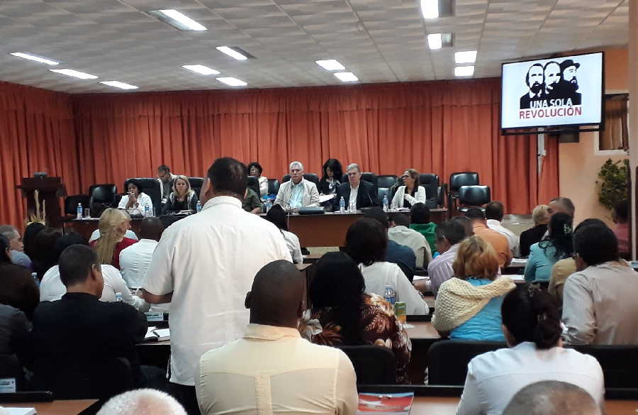 Presidente de Cuba participa en el proceso de discusión del Plan de la ...