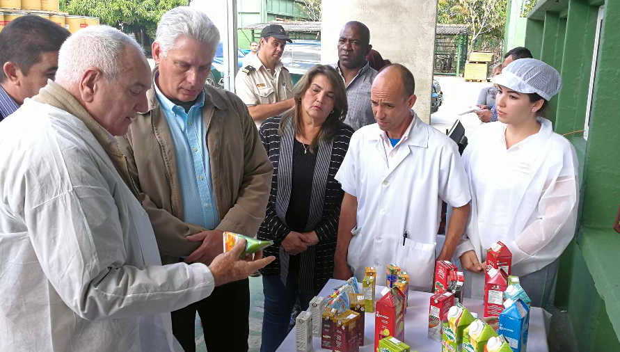 sancti spiritus, miguel diaz-canel bermudez, presidente de cuba en sancti spiritus, canasta basica