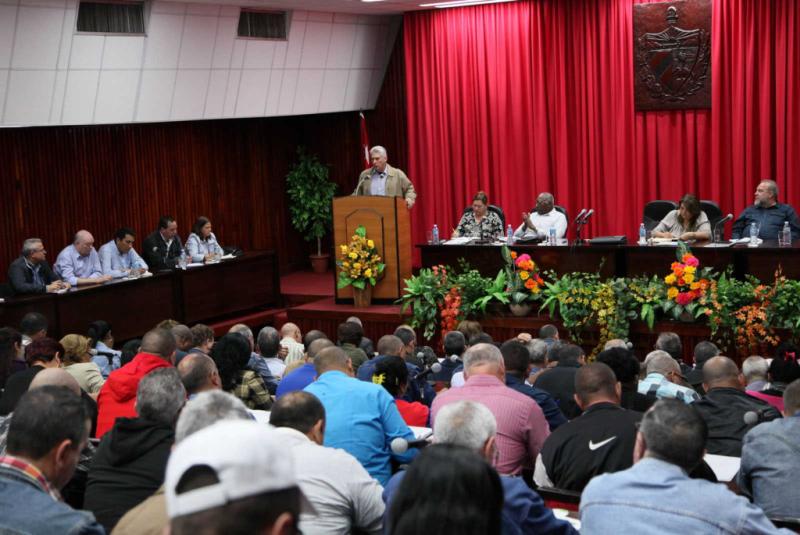 sancti spiritus, miguel diaz-canel, presidente de cuba en sancti spiritus, vivienda, produccion de alimentos, construccion de viviendas