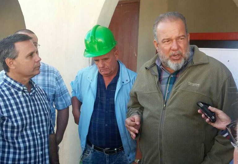 yaguajay, manuel marrero cruz, primer ministro de cuba, construccion de viviendas