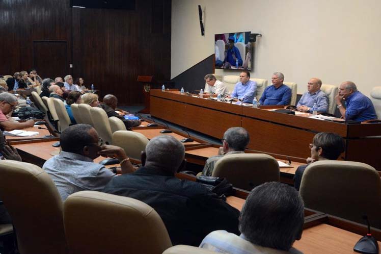 La reunión forma parte del seguimiento a los acuerdos del IX Congreso de la Uneac. (Foto: PL)