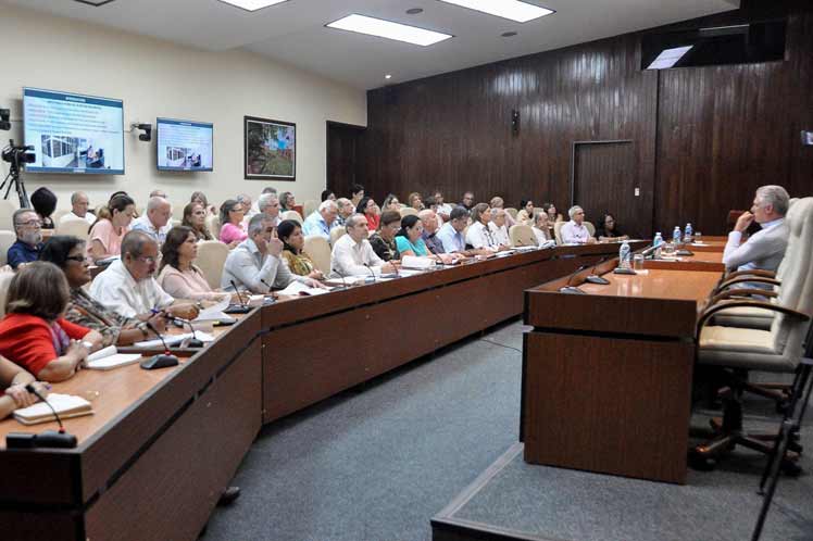 El presidente Miguel Díaz-Canel encabezó varios encuentros que analizaron aspectos de la realidad nacional. (Foto: Radio Rebelde)