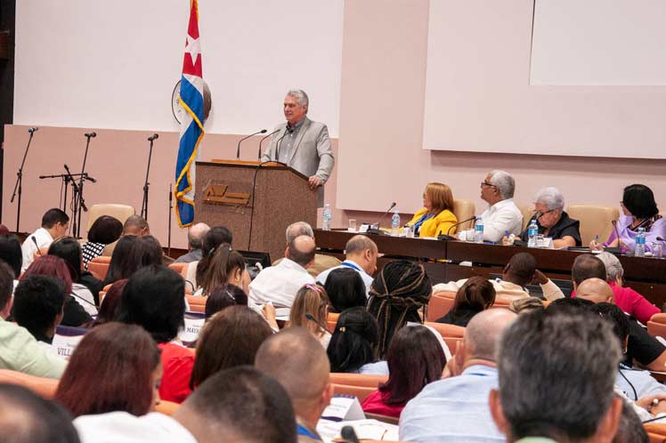 La nueva carta magna demanda más competencia de los profesionales jurídicos, aseguró el presidente cubano. (Foto: PL)