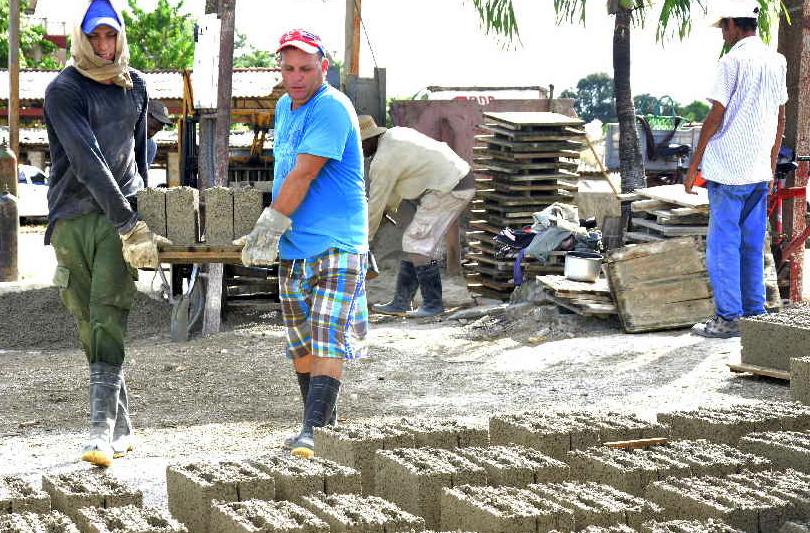 sancti spiritus, economia cubana, materiales de la construccion, construccion de viviendas