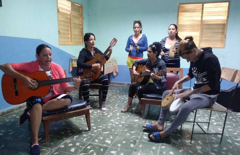 sancti spiritus, parranda, mujeres, arroyo blanco