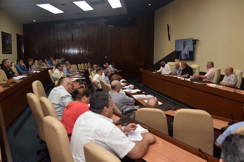 La única manera de lograr detener el virus antes de  que se extienda es el aislamiento social,  aseguró Díaz-Canel. (Foto: Estudios Revolución)