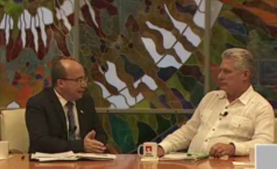 El presidente cubano interviene en la Mesa Redonda de este viernes. (Foto: Tomada de la TV)