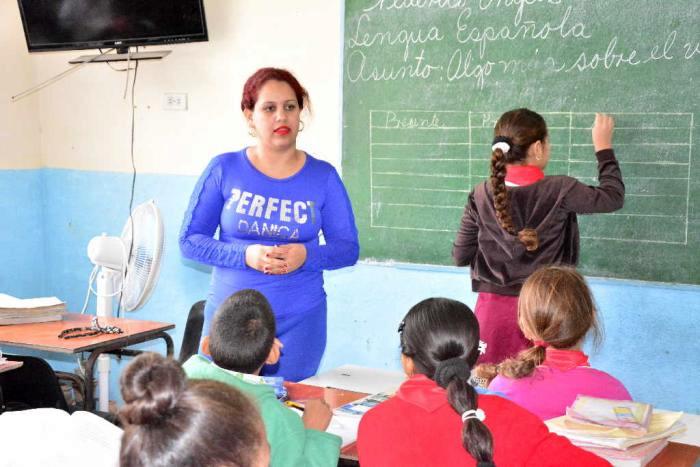 aumento salarial en el sector educacional