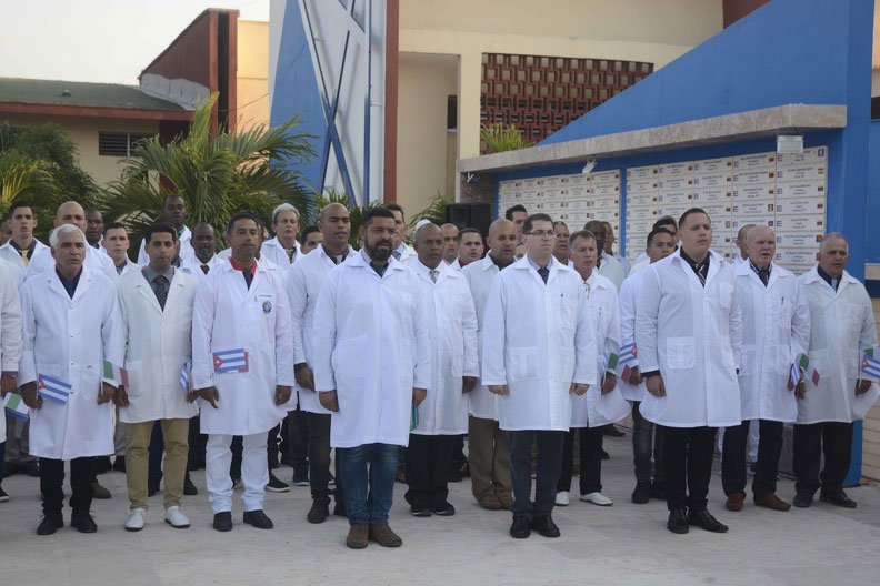 La brigada médica cubana partió en la noche de este sábado hacia Italia a combatir la COVID-19. (Foto: ACN)