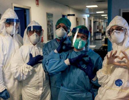 Cuba envía por igual a sus médicos a naciones ricas y pobres del mundo para apoyar la lucha contra la Covid-19. (Foto: AFP)