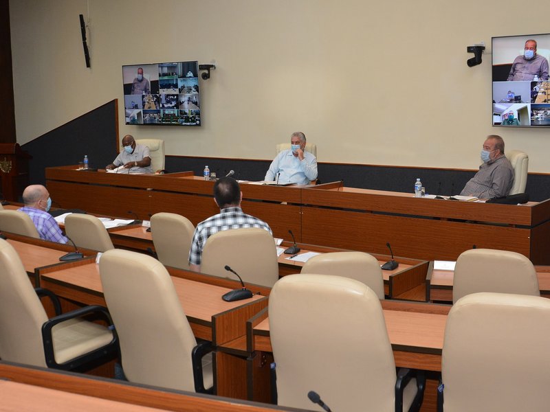 El encuentro presidido por Díaz-Canel y Manuel Marrero fue desarrollado mediante videoconferencia. (Foto: Estudios Revolución)