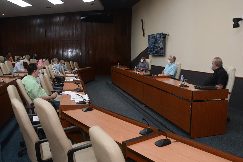 En el encuentro se ratificó la importancia de mantenerse atentos a los detalles en el trabajo cotidiano. Foto: Estudios Revolución.