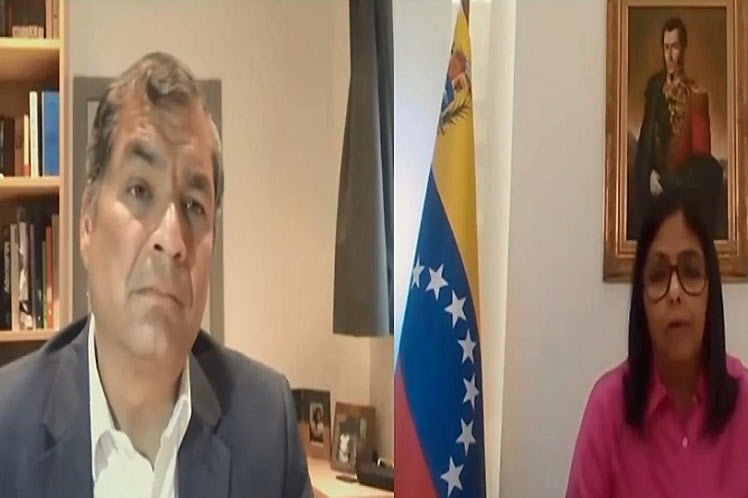 Delcy Rodríguez concedió una entrevista online al expresidente ecuatoriano  Rafael Correa. (Foto: PL)