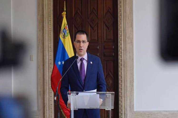 Cualquier país u  organización puede cooperar directamente con asistencia, vía ONU o Cruz  Roja, aseguró Arreaza. (Foto: PL)