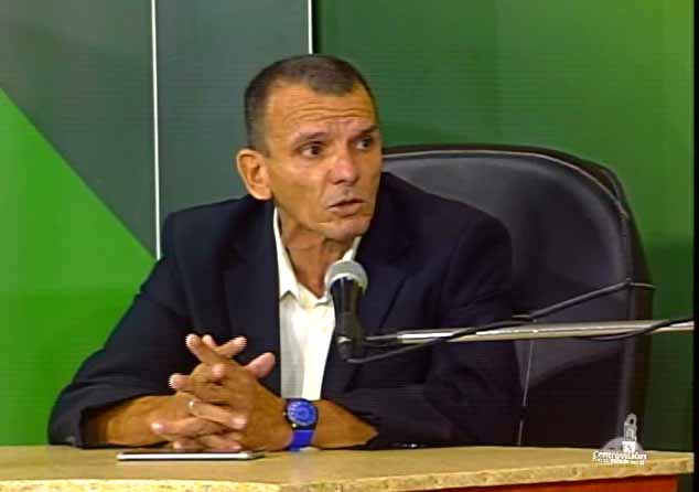 Calixto Sosa Martínez, jefe de capital humano de ETECSA en Sancti Spíritus. (Foto: Tomada de Centrovisión)