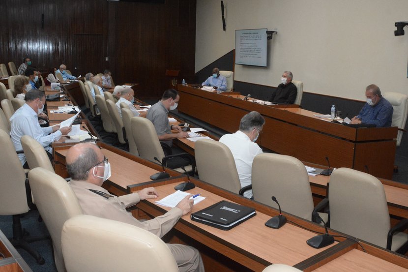 El presidente cubano subrayó que es necesario mantener la disciplina y la responsabilidad para no perder lo alcanzado. (Foto: Estudios Revolución)